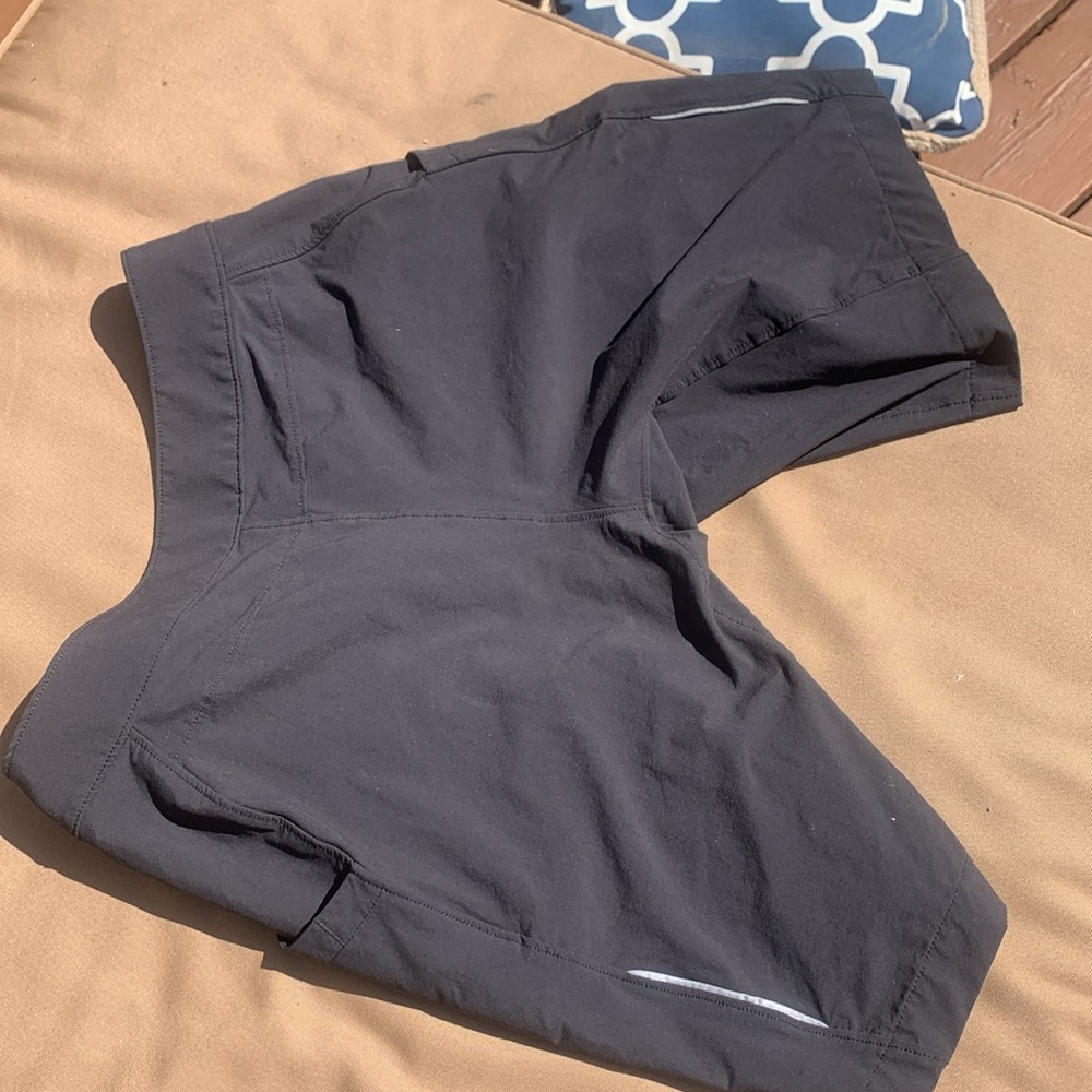 MEC Black Shell Bike Shorts - Picture 5 of 5